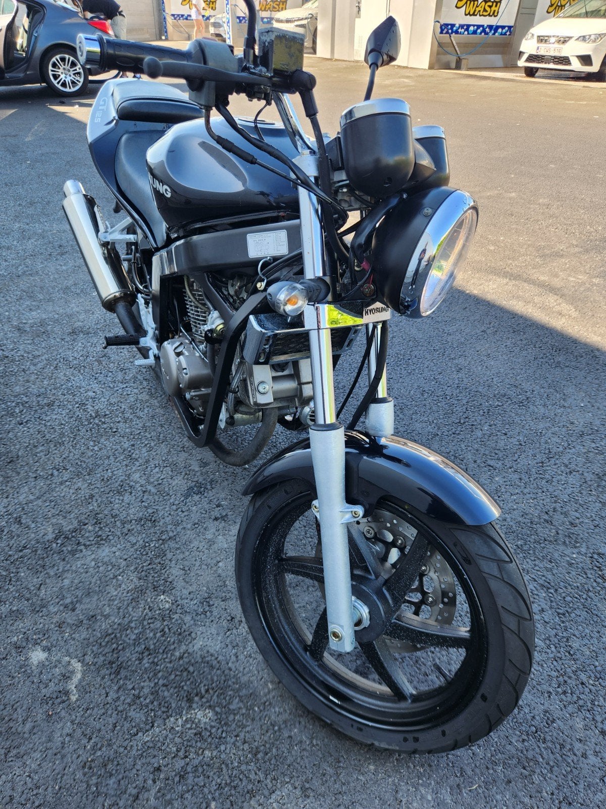 ​Hyosung GT 125 Comet V-Twin – 3.720 km – Pièces neuves !, Motos, Occasion, Permis Moto A1 minimum, 2 cylindres, Particulier