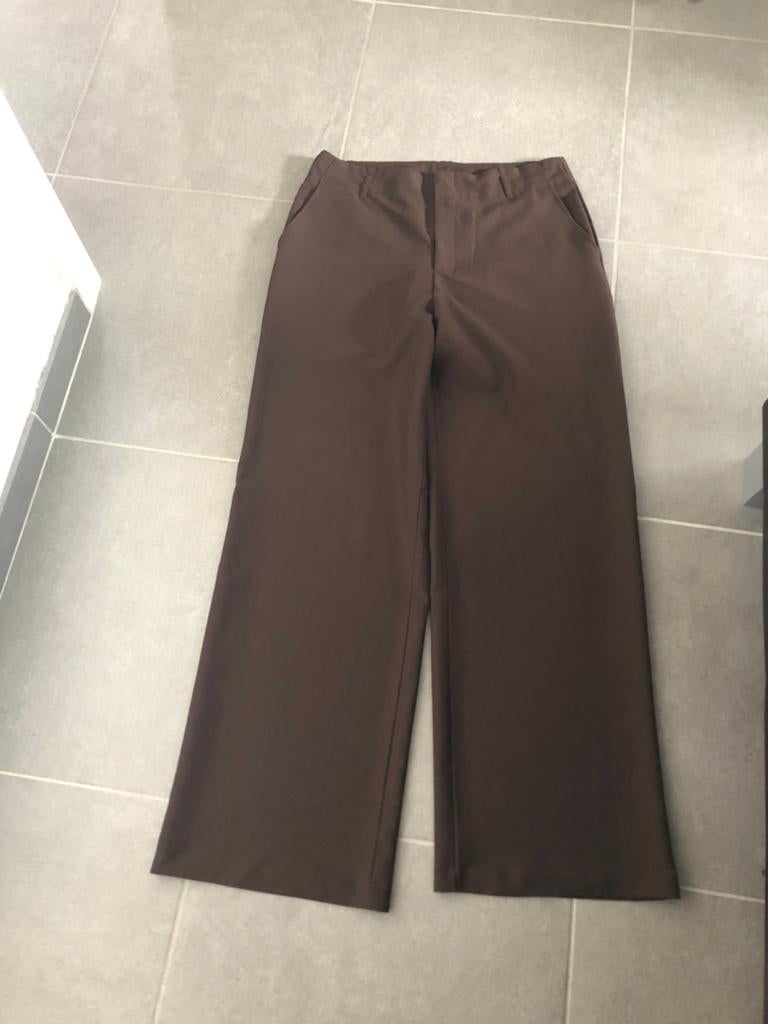 Stradivarius, maat 42 (nieuw), Kleding | Dames, Broeken en Pantalons, Ophalen of Verzenden, Zo goed als nieuw, Maat 42/44 (L)