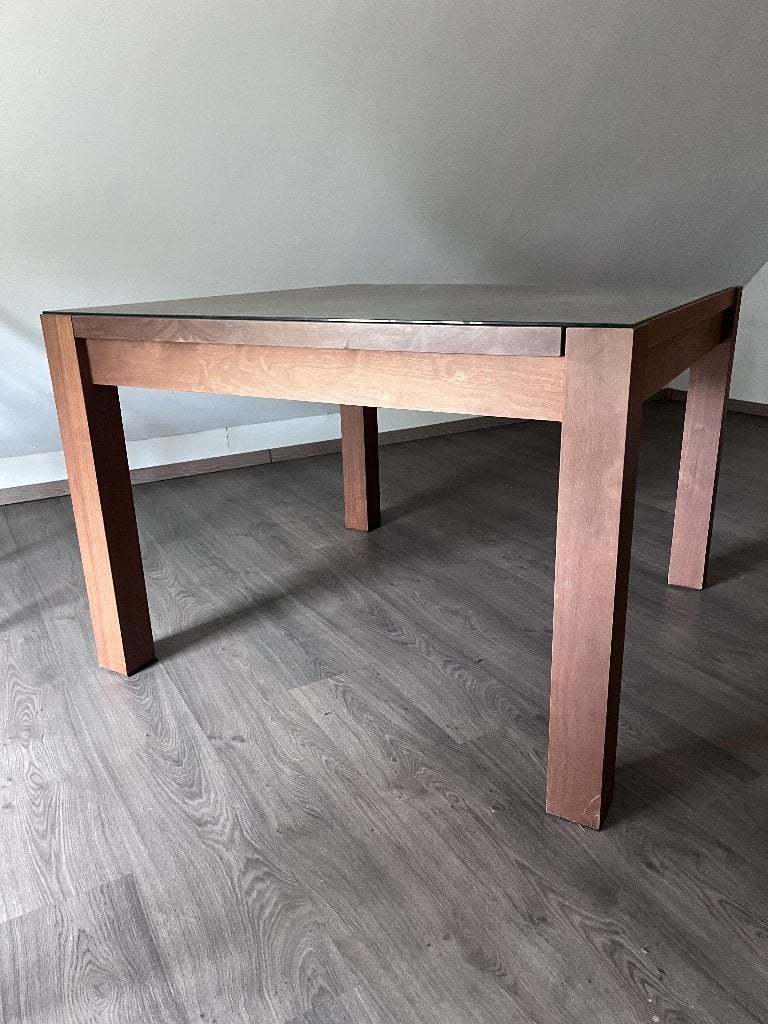 Strak ontworpen massief notelaar houten tafel, Huis en Inrichting, Ophalen, Zo goed als nieuw, Vijf personen of meer, Strak hedendaags