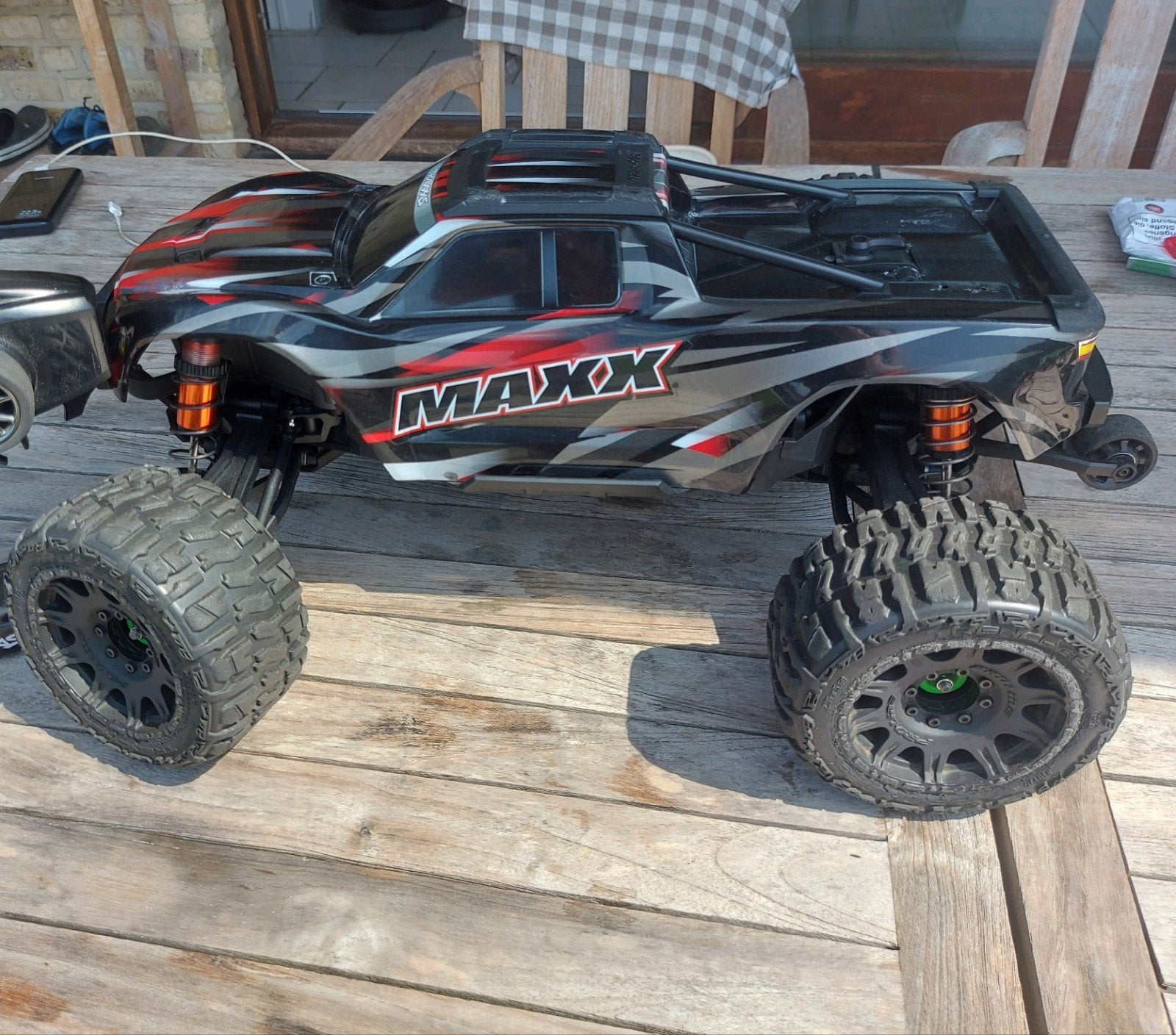 Kit large Traxxas Maxx V2, très bon état, Hobby & Loisirs créatifs, Modélisme | Radiocommandé & Téléguidé | Voitures, Enlèvement