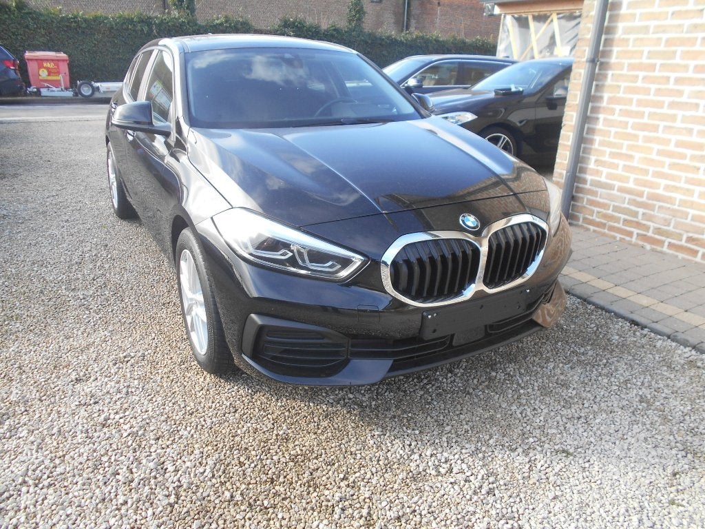 BMW 118i BENZINE - 59000KM -EURO 6 - 2021, Euro 6, Multifunctioneel stuurwiel, Zwart, Bedrijf