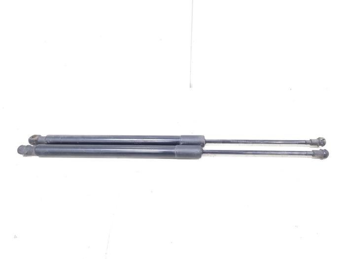 Kit amortisseur couvercle coffre d'un Volkswagen Golf, Autos : Pièces & Accessoires, Volkswagen, -, 3 mois de garantie, Utilisé