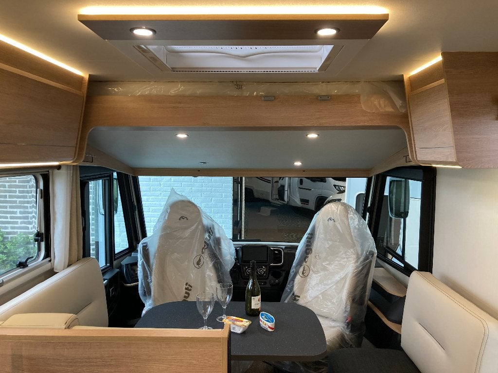 Mooveo (Pilote) INT-74 EBF | Twin + hefbed - Solar - Lithium, Pilote, 7 tot 8 meter, Bedrijf, Diesel