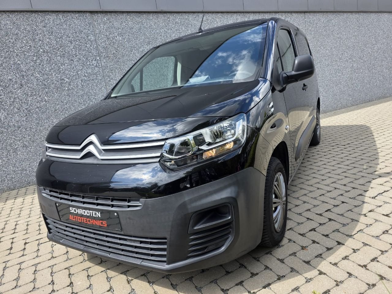 Citroën Berlingo BERLINGO F (bj 2020), 144 g/km, 75 kW, Stof, Gebruikt