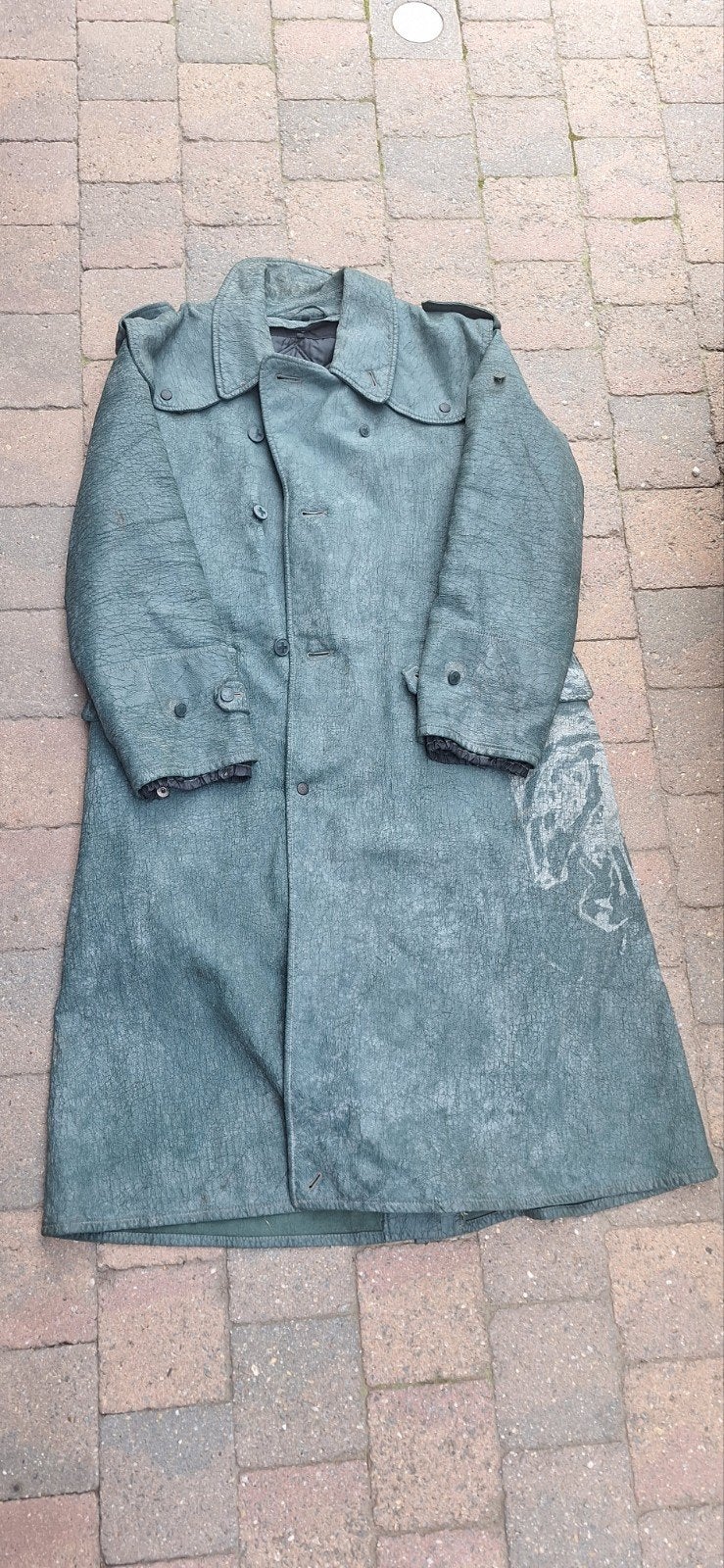 Capote officier, Enlèvement