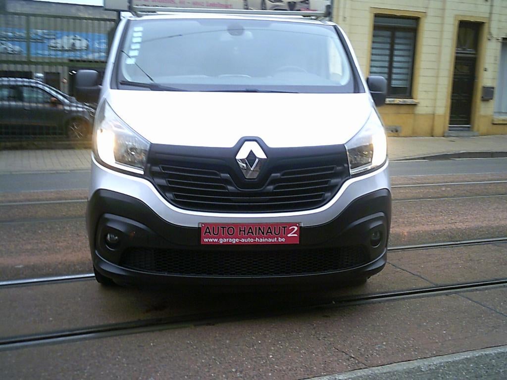 RENAULT TRAFIC 1600CC DIESEL 2017 TRES PROPRE, Stof, Euro 6, Bedrijf, Grijs