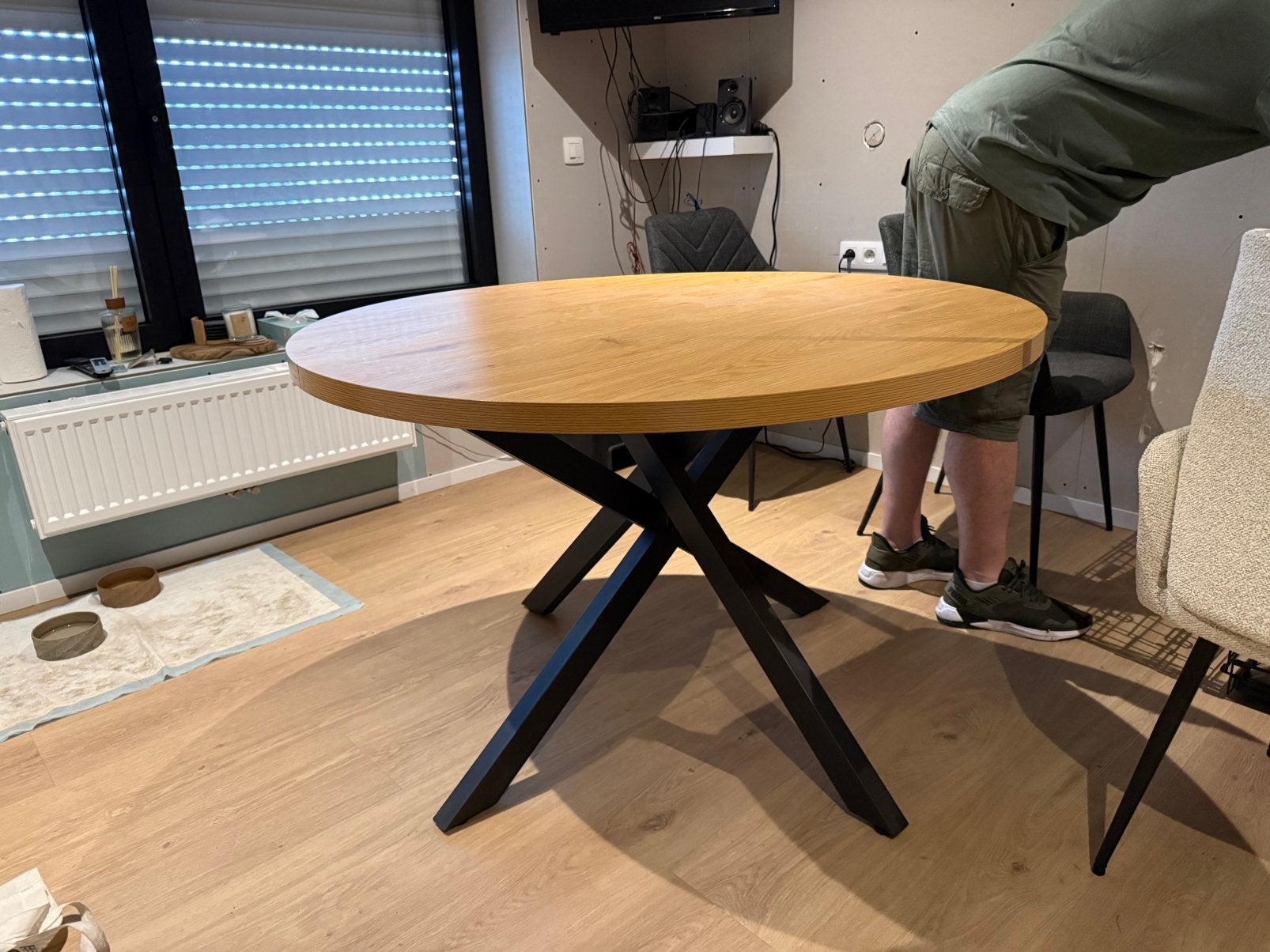 Tafel en 4 stoelen, Huis en Inrichting, Ophalen, Rond, Zo goed als nieuw, Vijf personen of meer