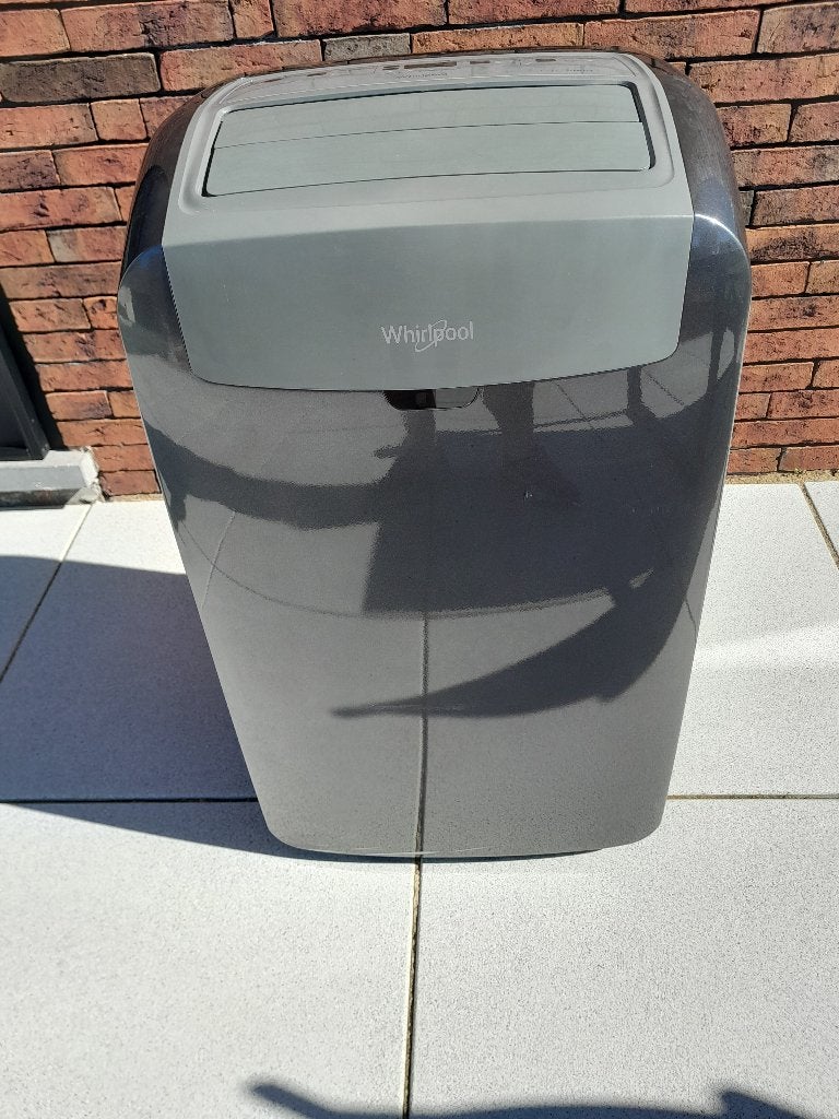 Mobiele airco merk Whirlpool EMEA S.p.A Model PACB212HP, Elektronische apparatuur, Ophalen, Zo goed als nieuw, Afstandsbediening