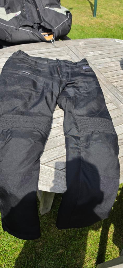 Verschillende moto vesten en broek, Motoren, Ophalen, Broek | leer