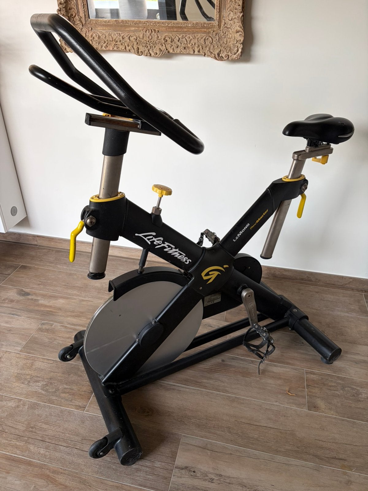 Spinningbike, Vélo de spinning, Jambes, Enlèvement, Utilisé