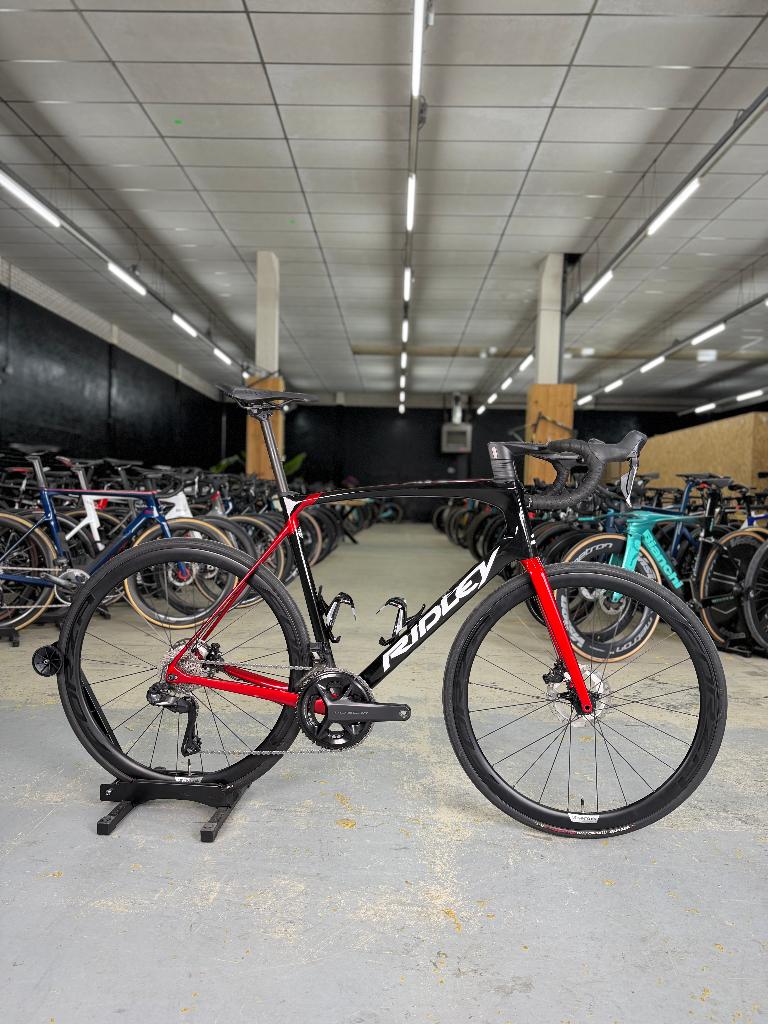 Ridley Fenix SLiC Di2 Carbon Racefiets, Sports & Fitness, Cyclisme, Comme neuf, Enlèvement
