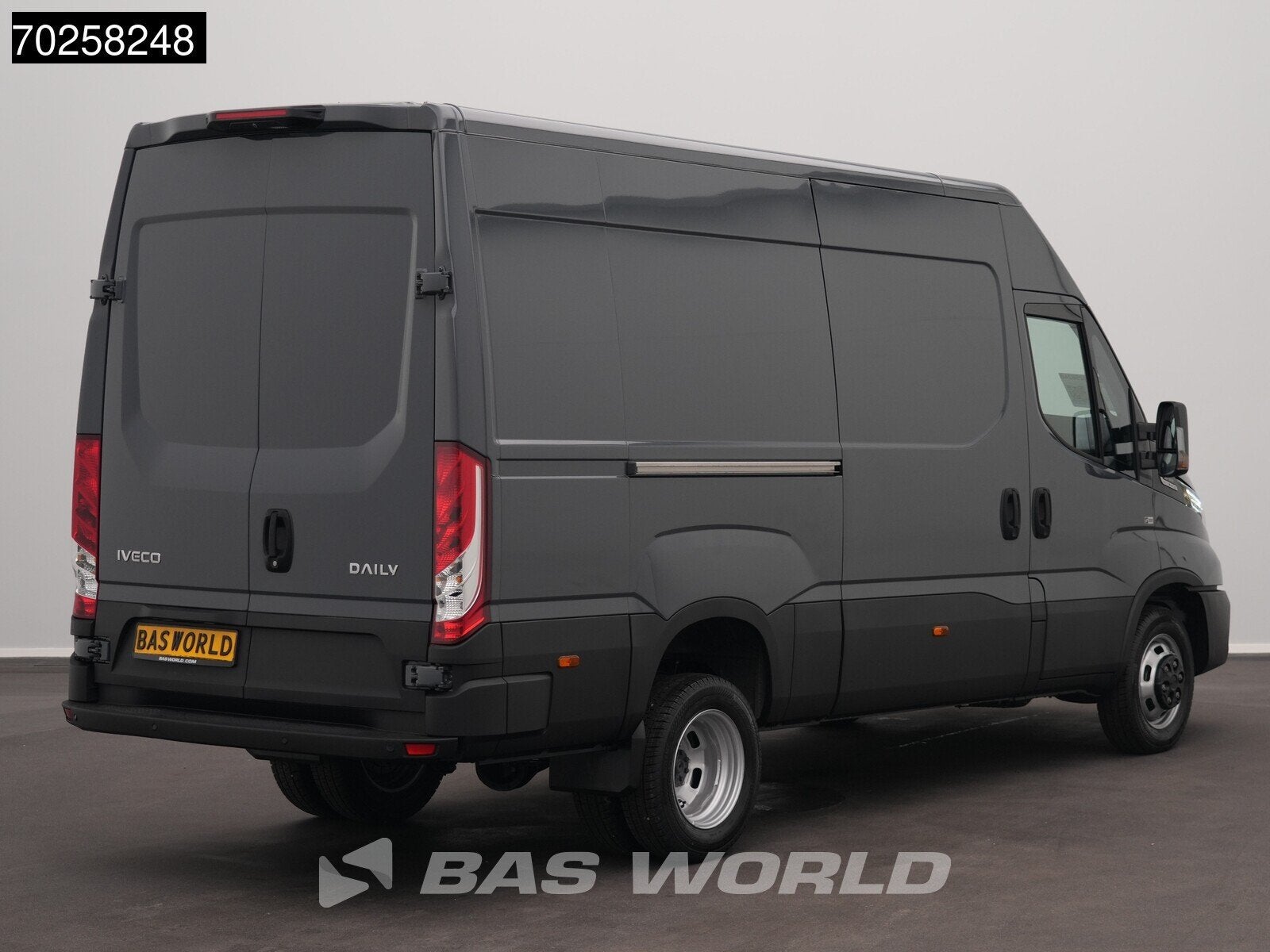 Iveco Daily 35C21 BPM VRIJ! 3.0L Automaat 210PK L2H2 2025-Mo, Auto's, Stof, Euro 6, 4 cilinders, Iveco