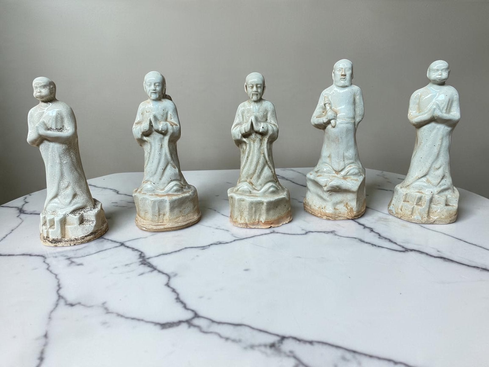 Set van vijf ceramieke kleine Boeddha beeldjes, Verzenden