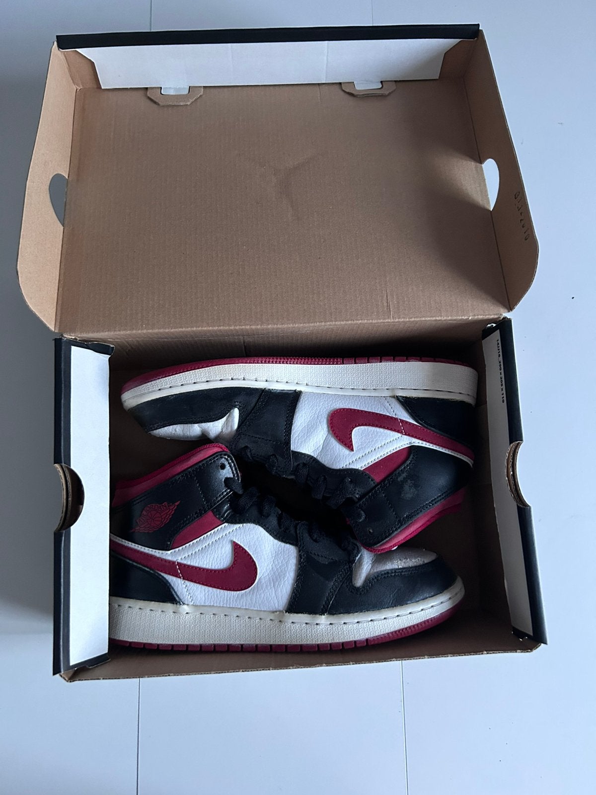 Nike air Jordan 1 mid GS, Rouge, Enlèvement ou Envoi, Sneakers et Baskets, Comme neuf