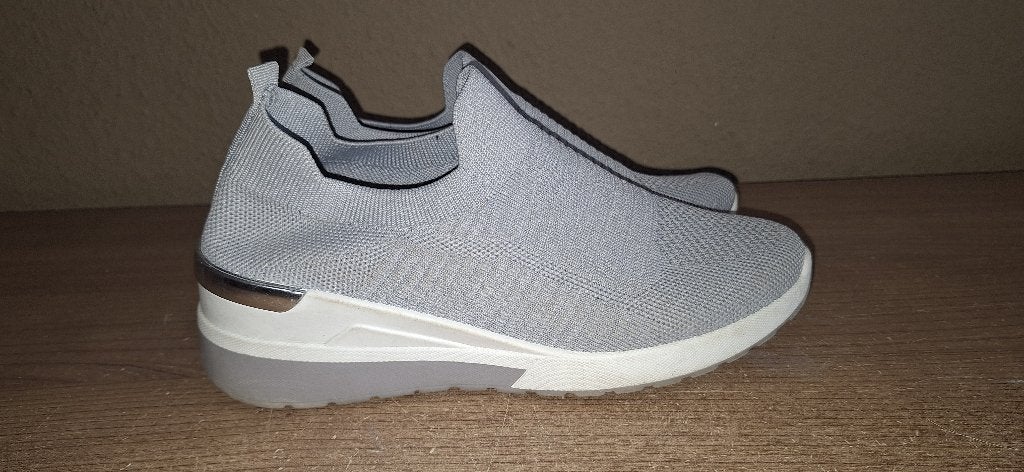 Schoen, Ophalen, Sneakers, Grijs, Gedragen
