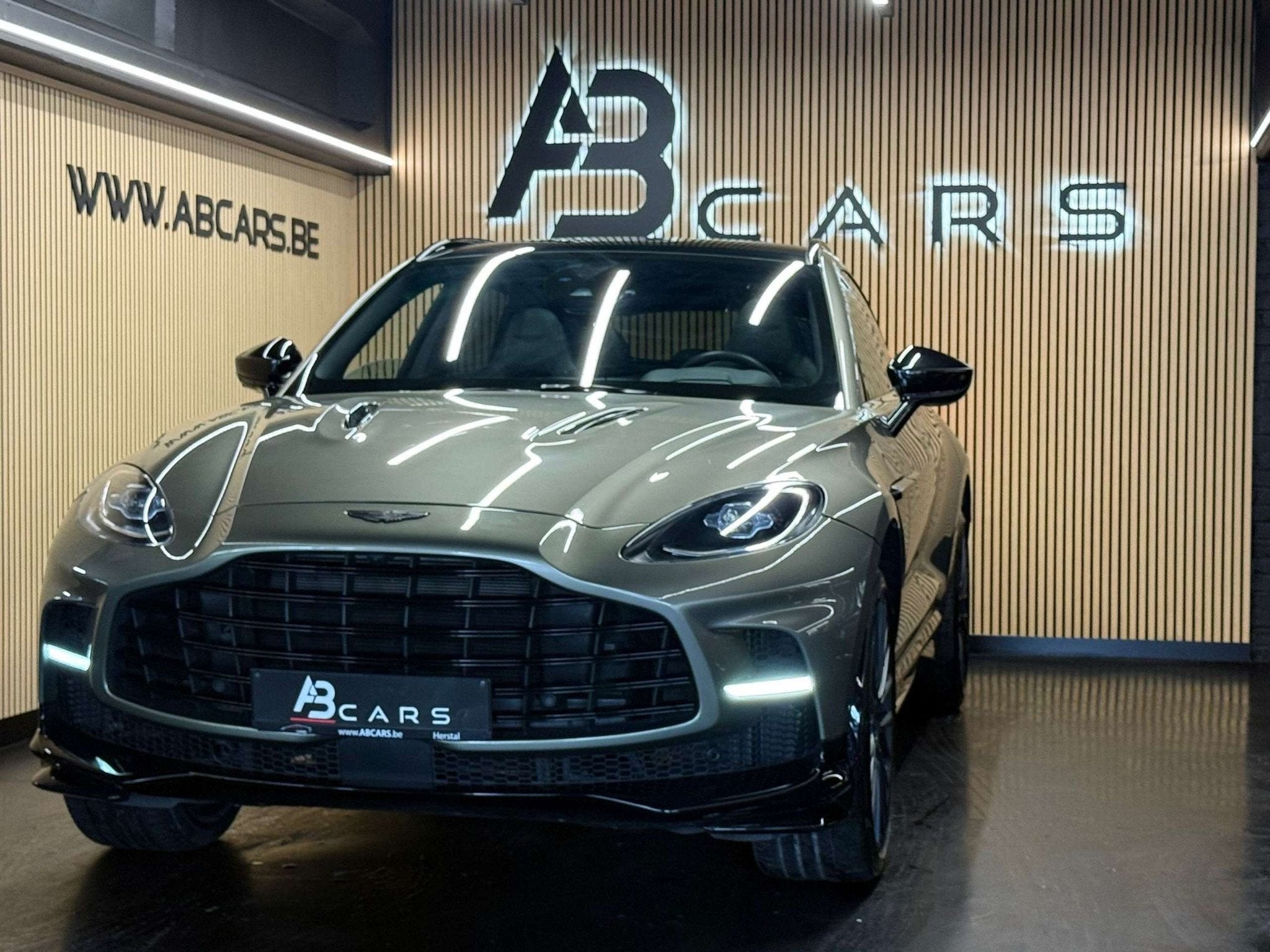 Aston Martin Dbx 4.0i BI-TURBO * 707 * PACK CARBON * FULL OP, Cuir, Argent ou Gris, Entreprise, Noir