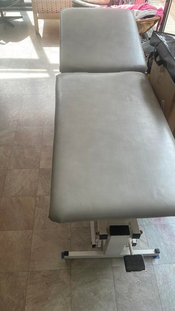 Massagetafel/behandelingstafel, Sport en Fitness, Massageproducten, Ophalen, Gebruikt, Massagetafel