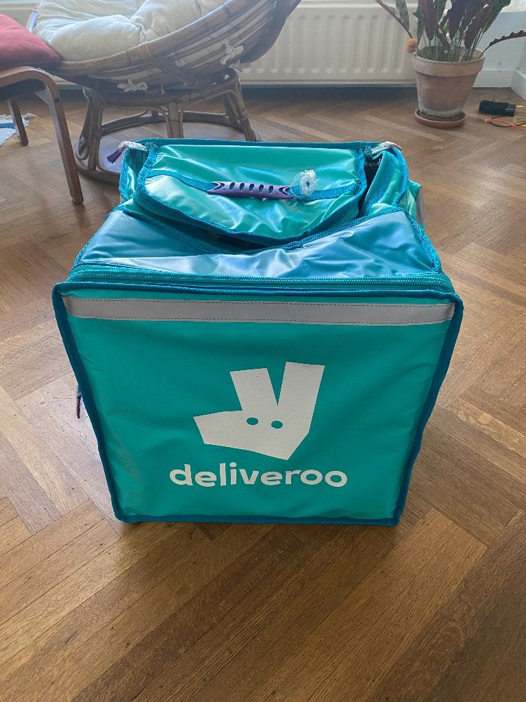 Deliveroo kit, Enlèvement