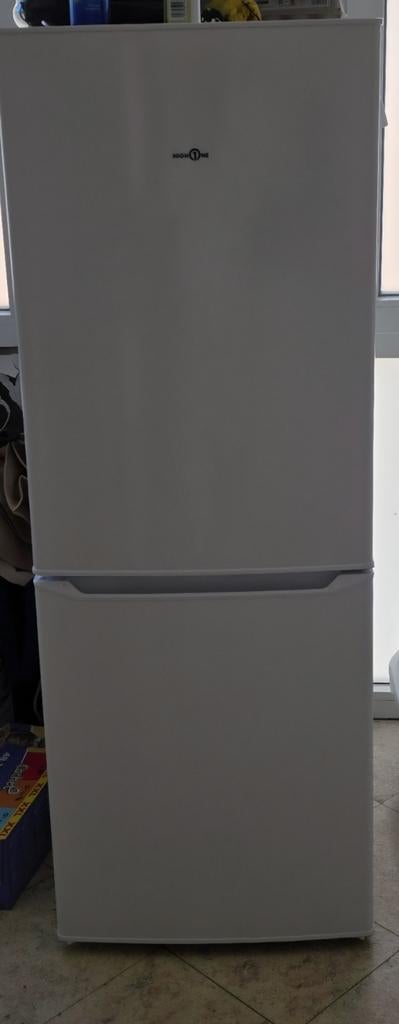 Frigo high one très bon état je l'ai depuis 8 mois