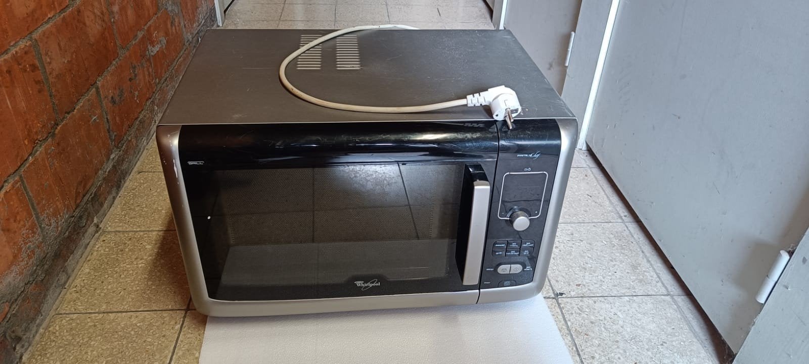 micro onde grill whirpool, Electroménager, Enlèvement, Utilisé, Gril, 45 à 60 cm