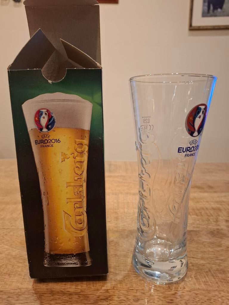 Carlsberg glas, Ophalen