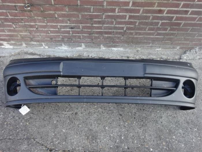 Voorbumper van een Renault Megane, Gebruikt, -, Renault, -