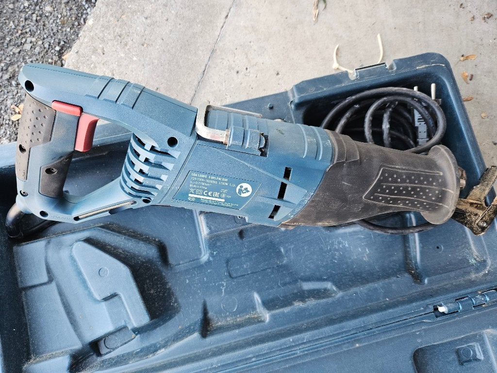 Scie alternative professionnelle Bosch en parfait état, Enlèvement ou Envoi, Comme neuf, Scie sabre, Makita/bosch