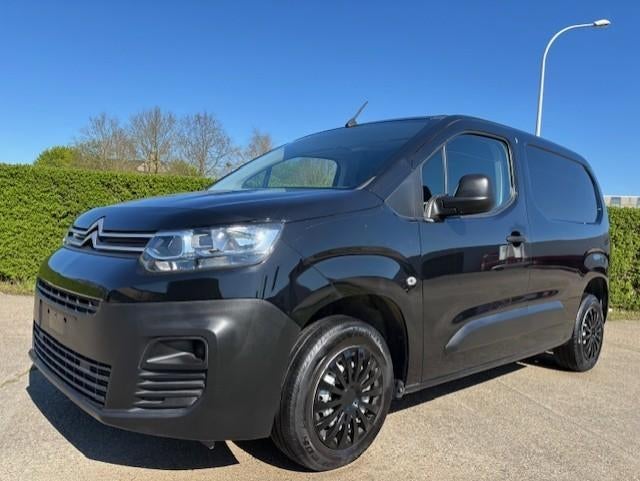 Berlingo blueHDI*2/2021*56000KM! AIRCO/3ZIT/GPS/SENSORS!, Auto's, Citroën, Voorwielaandrijving, Stof, 4 cilinders, Zwart