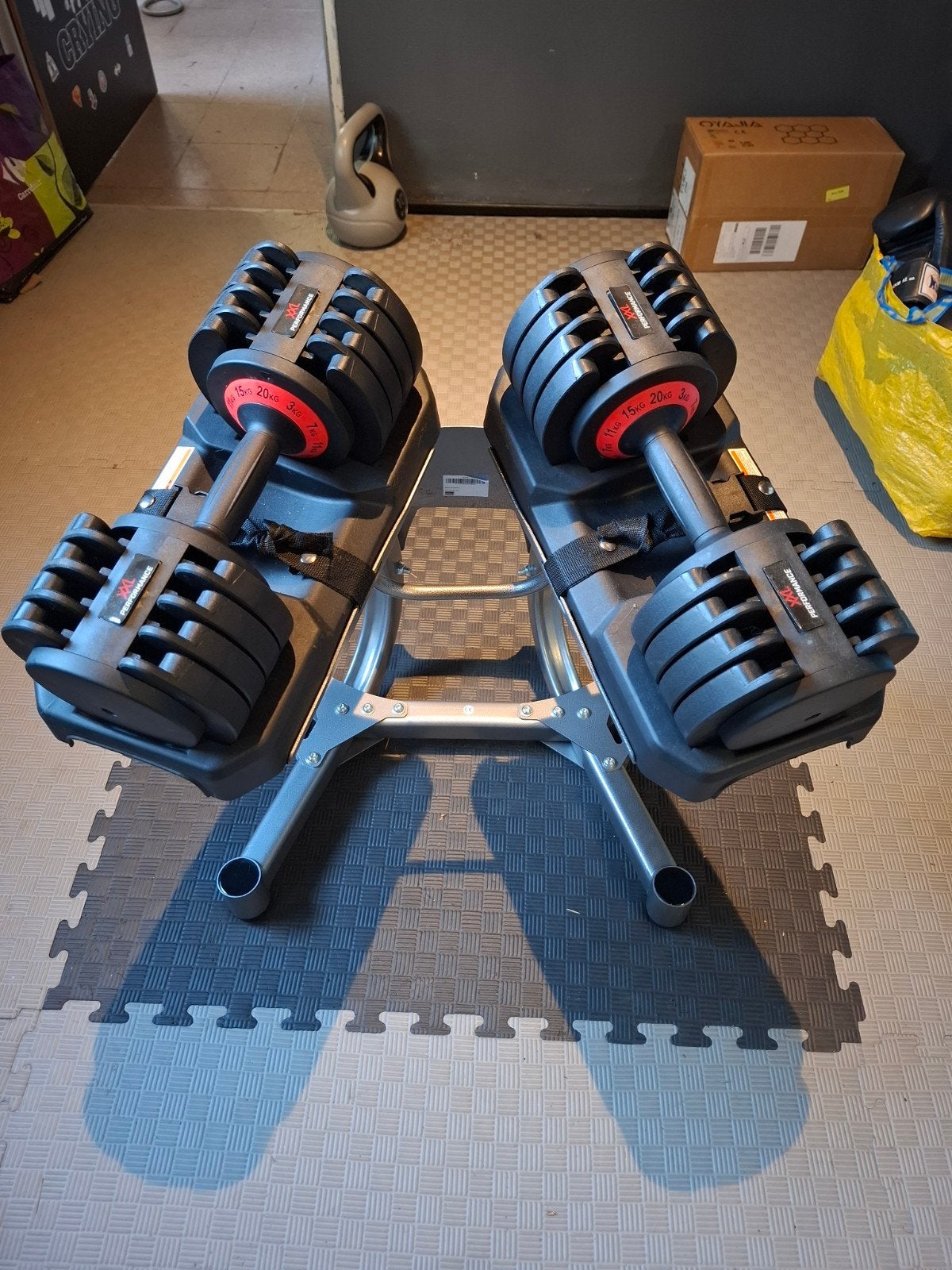 Verstelbare Dumbbells 2x20kg + steun, Sport en Fitness, Fitnessmaterialen, Zo goed als nieuw, Dumbbell, Armen, Borst, Ophalen