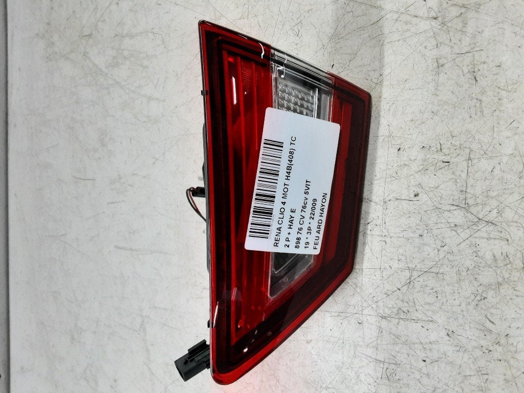PANNEAU ARRIÈRE DROIT AVEC LAMPE Renault Clio IV (5R), Utilisé, Renault