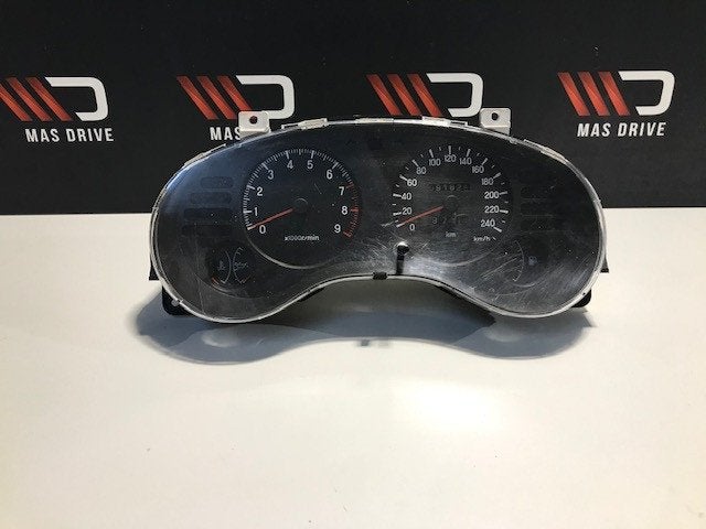 Mitsubishi Eclipse instrumentenpaneel, Gebruikt