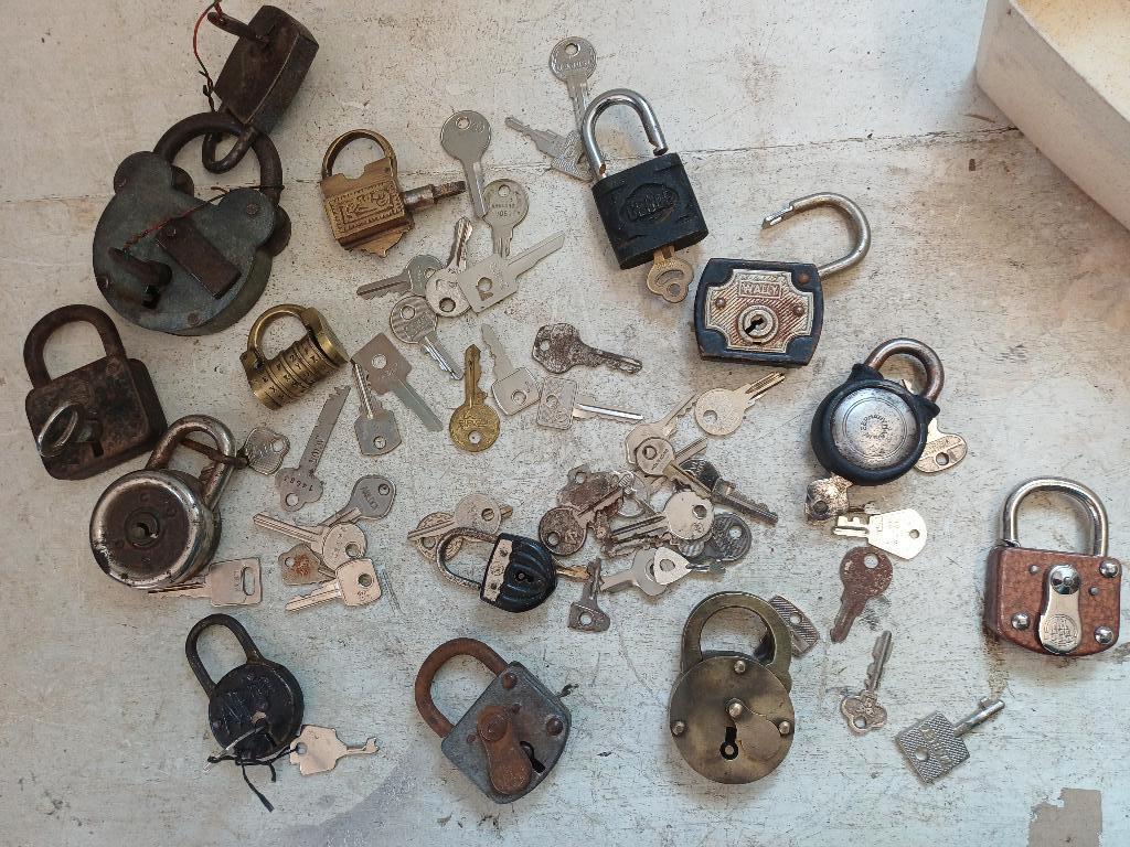 lot de cadenas + clefs anciens, Enlèvement ou Envoi, Utilisé
