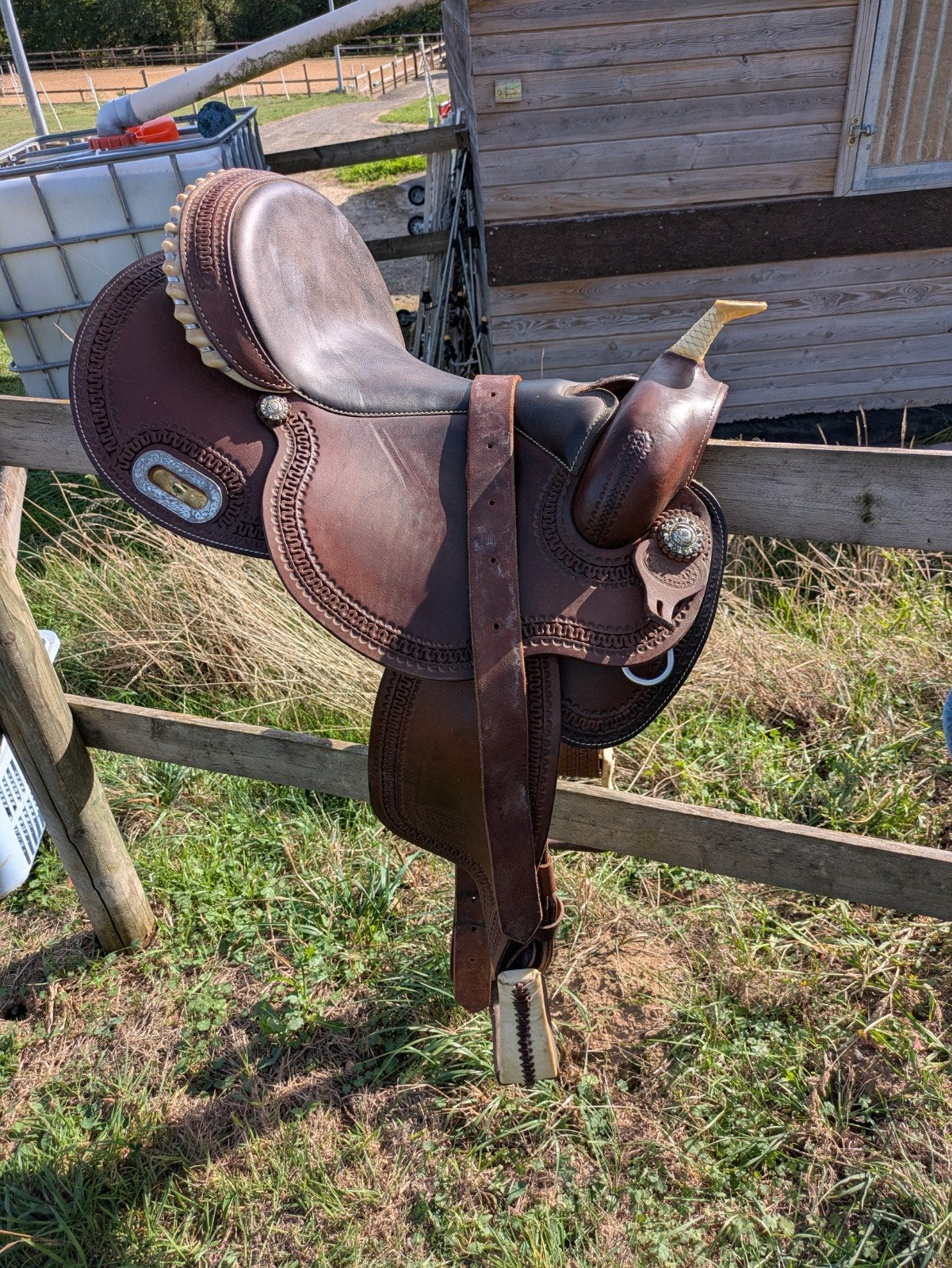 belle selle western pools, Animaux & Accessoires, S (16 ou 16.5 pouces), Comme neuf, Enlèvement, Autres disciplines