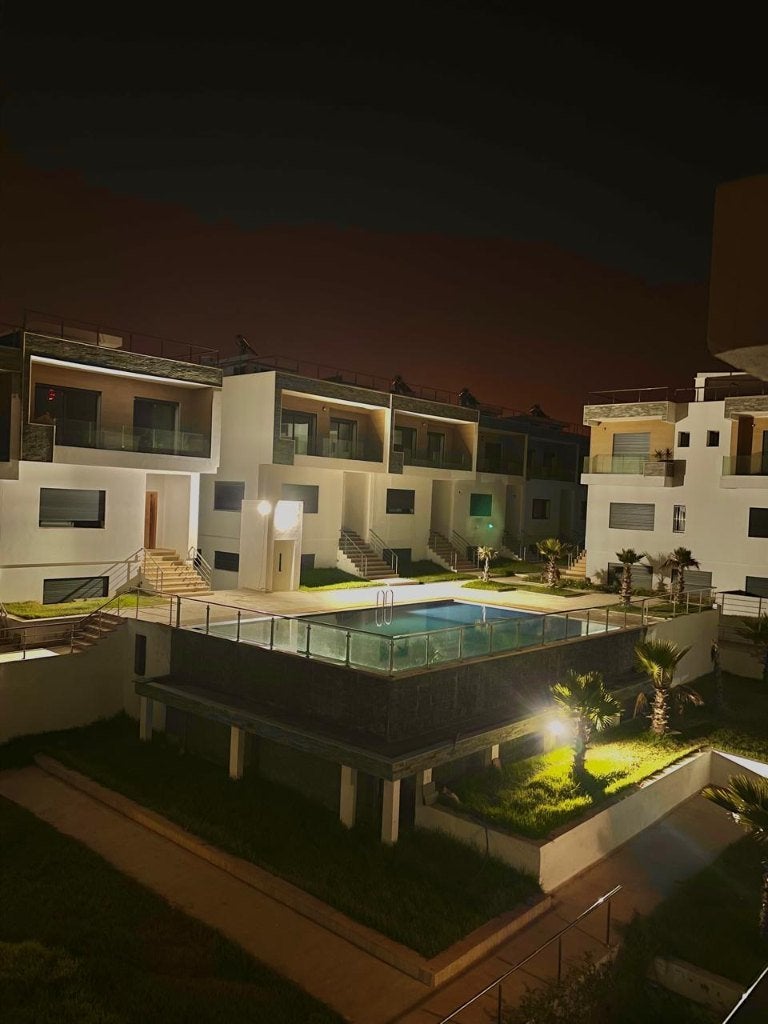 A louer 25000 dhs magnifique triplex à Harhoura Rabat, Immo, Étranger, Hors Europe, Maison d'habitation, Ville