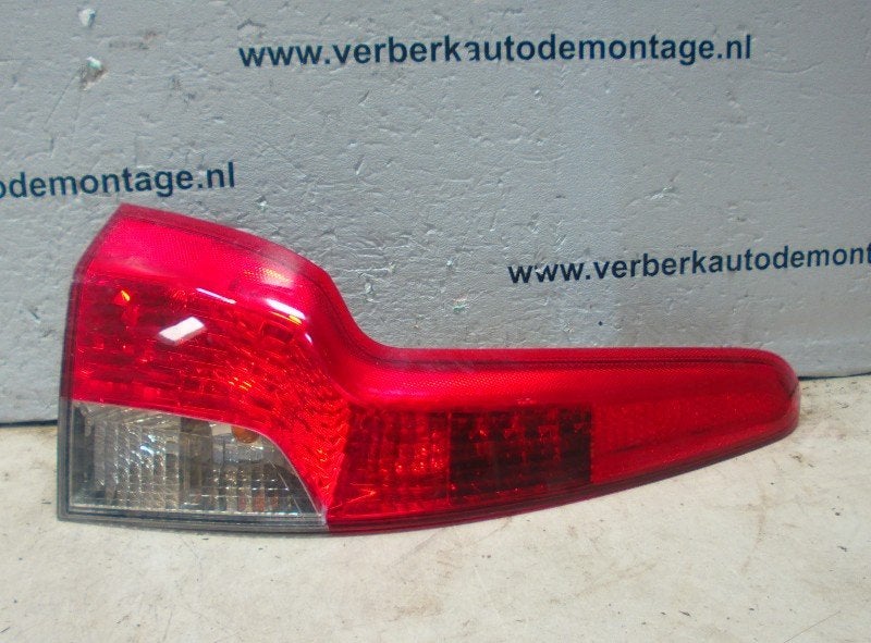 FEU ARRIÈRE GAUCHE Volvo V50 (MW) (30763511), Info@volvocars.com, Volvo Car Germany GmbH, Siegburger Straße 229
50679  Köln, DE