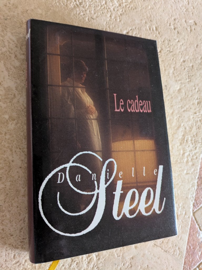 Le cadeau (Danielle Steel)., Boeken, Romans, Verzenden, Zo goed als nieuw, Danielle Steel., Amerika