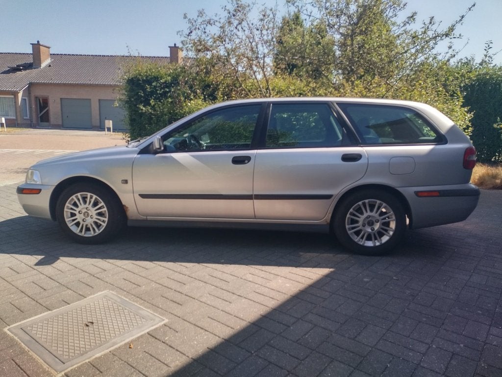 VOLVO V40, Auto's, Voorwielaandrijving, 75 kW, 4 cilinders, Leder en Stof