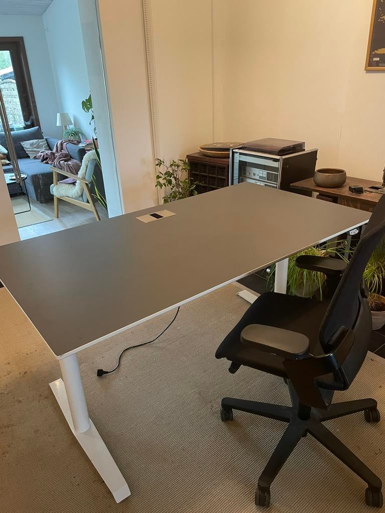 Verstelbare bureau, Huis en Inrichting, Bureaus, Ophalen, Zo goed als nieuw