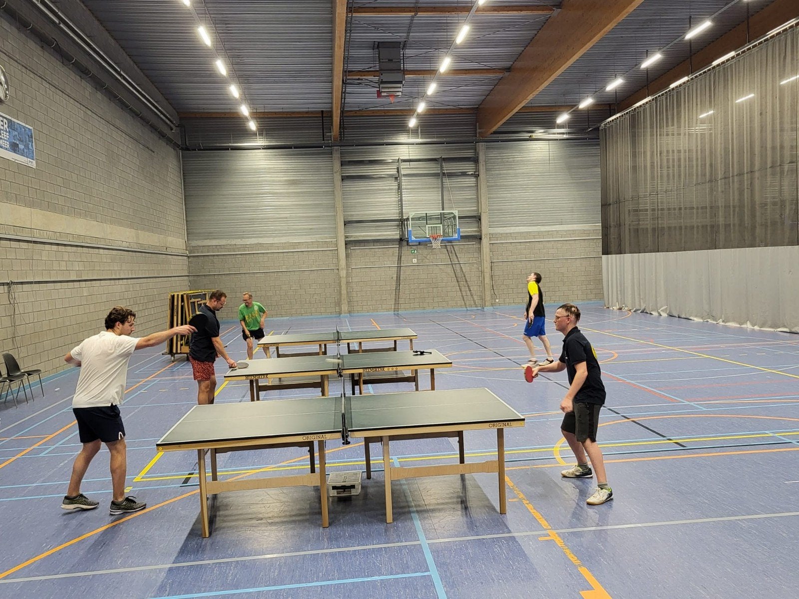 Pingpongtafels 4 stuks (2 x 2), Enlèvement, Utilisé, Table d'intérieur, Pliante