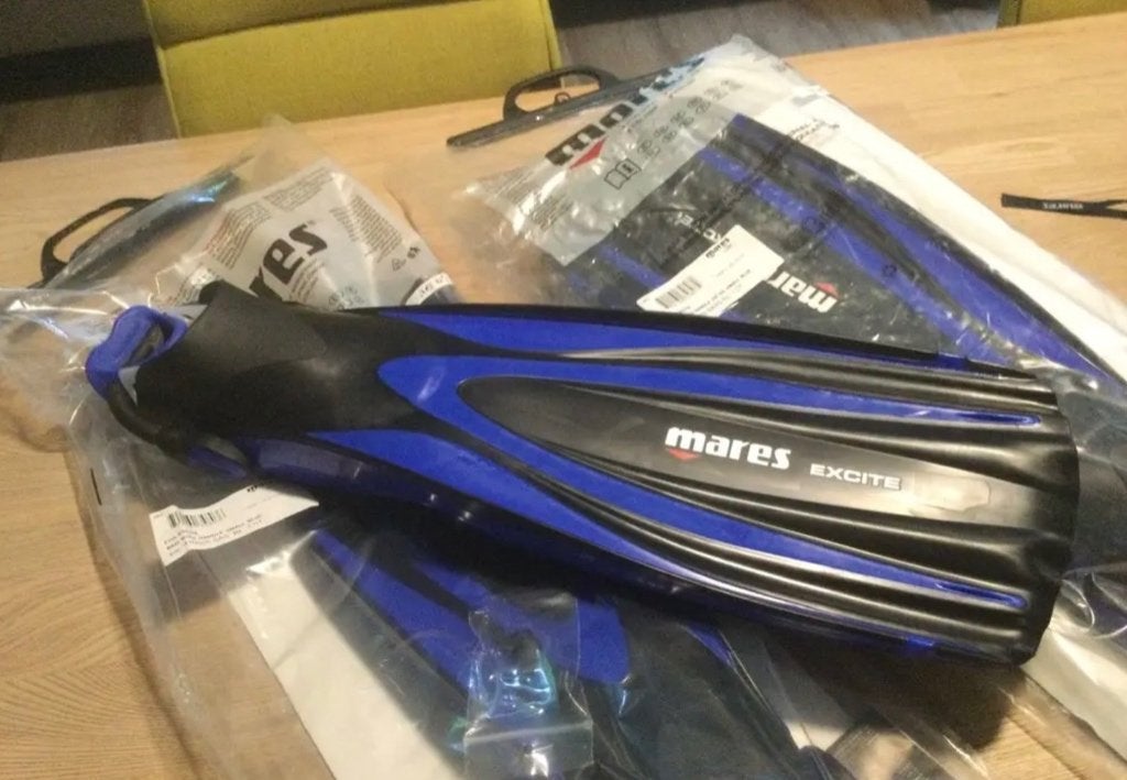 Mares “Excite” Buitenvinnen size XS nieuw aan 79€, Watersport en Boten, Ophalen of Verzenden, Nieuw, Zwem- of Duikvliezen