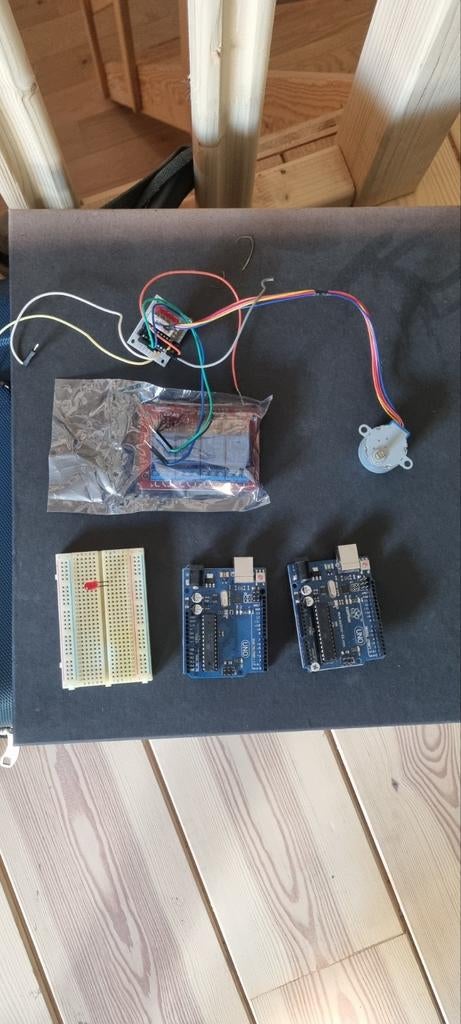 2x Arduino UNO R3 met toebehoren, Hobby en Vrije tijd, Elektronica-componenten, Ophalen of Verzenden