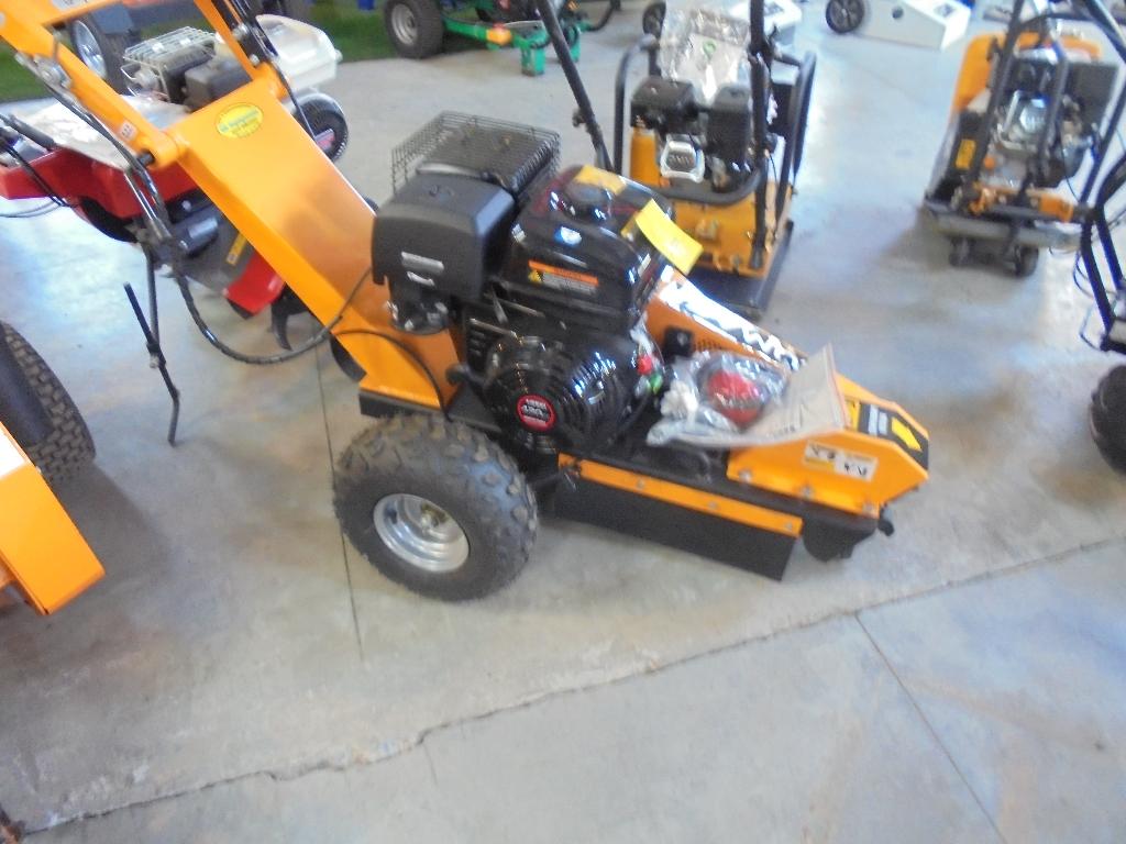Stronkenfrees Lumag met 15 pk motor, Ophalen, Nieuw