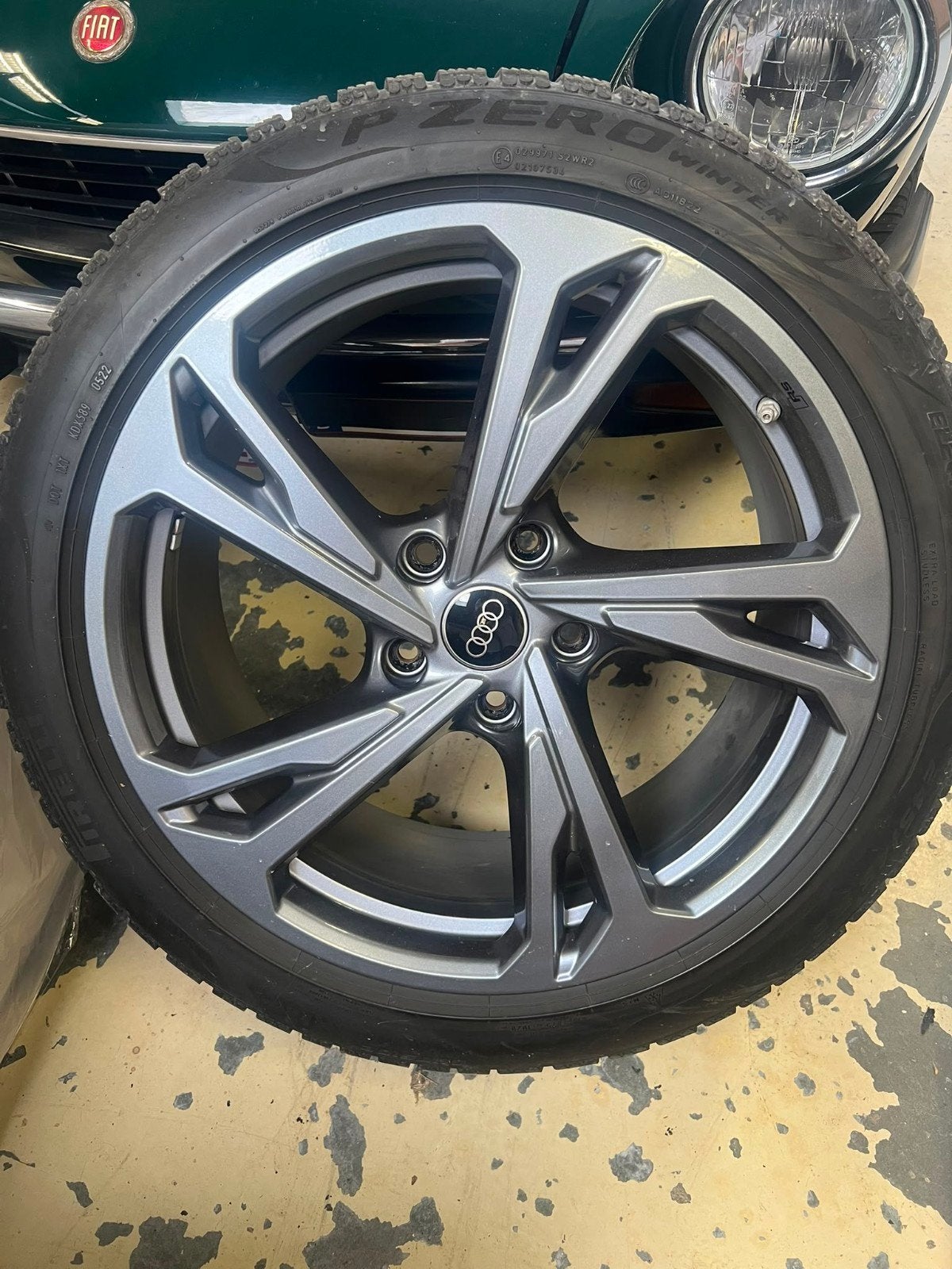 velgen 20" met winterbanden audi e tron gt, Auto-onderdelen, Ophalen, Banden en Velgen, Winterbanden, 20 inch