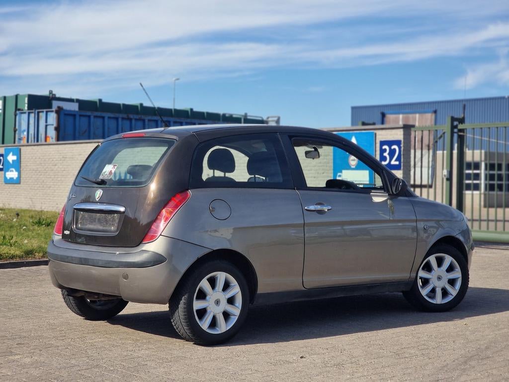 Lancia Ypsilon 1.4i Petrol — élégante et économique LEZ TOEG, Autos, Lancia, Achat, Entreprise, 5 places, Euro 4