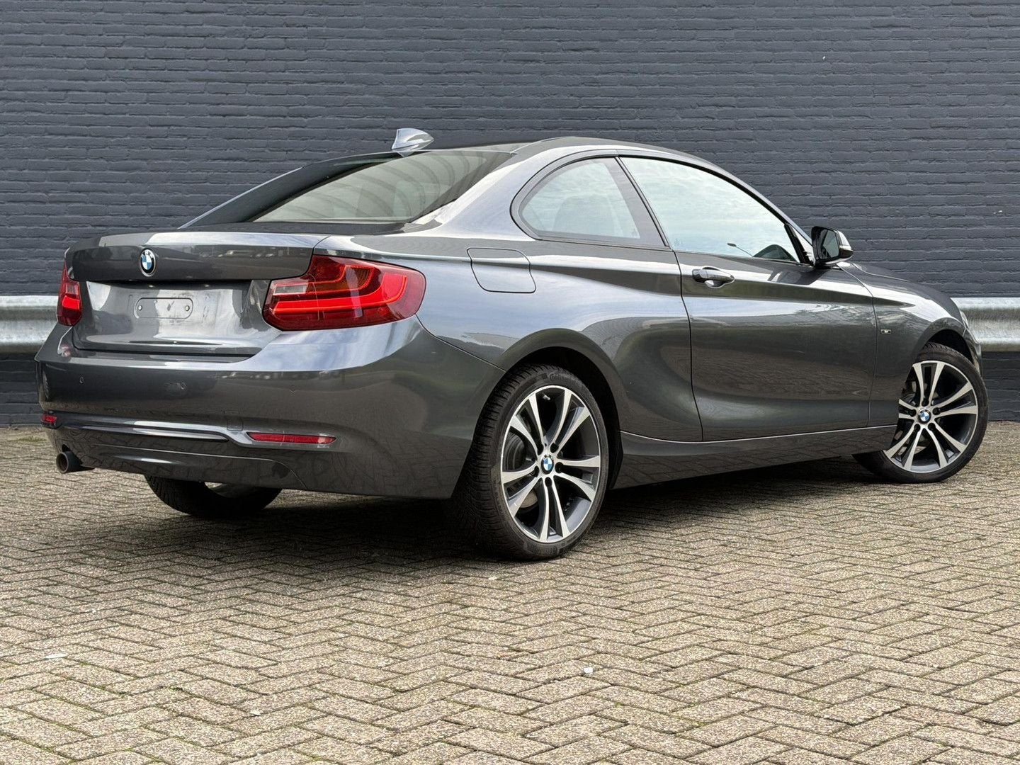 BMW 218 2-serie Coupé 218d Business | Cruise | Climate | Nav, Autos, Argent ou Gris, Entreprise, Boîte manuelle, Diesel
