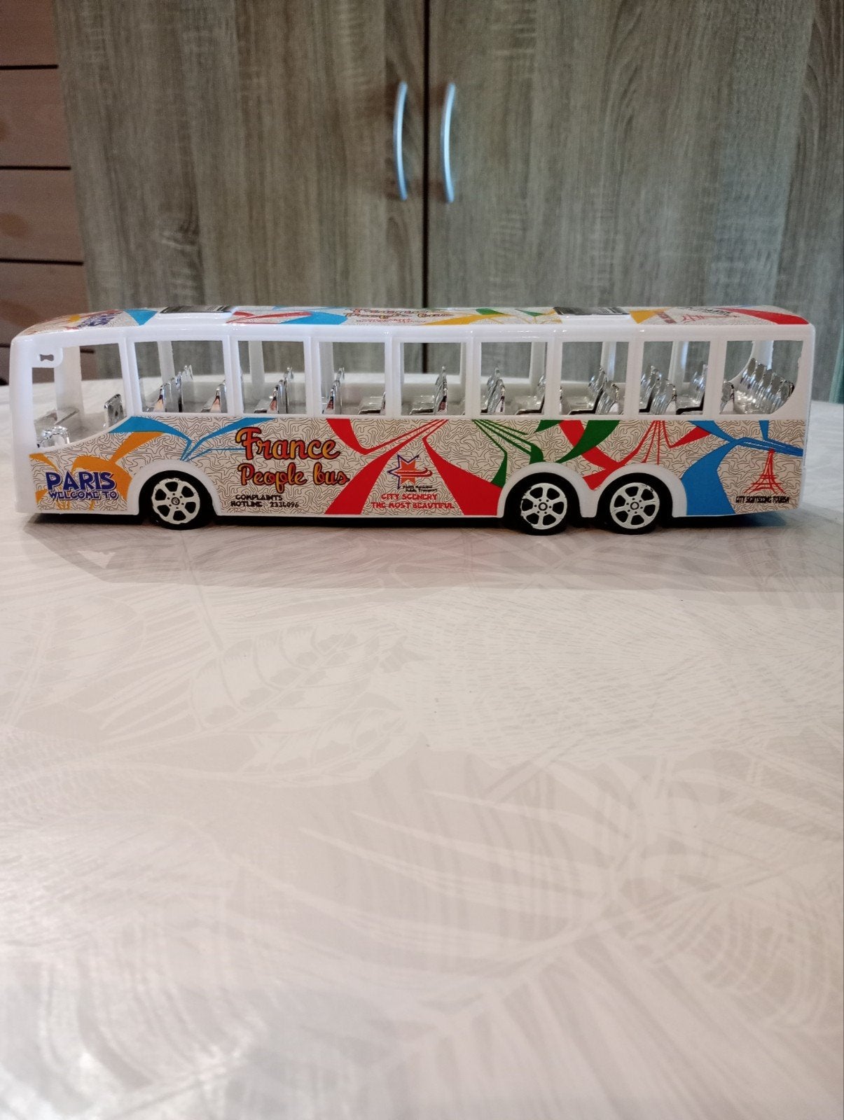 Grand bus Paris à friction, Enfants & Bébés, Jouets | Véhicules en jouets, Enlèvement ou Envoi