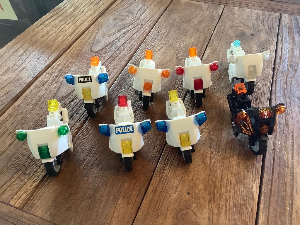 Lego motorfietsen 8 stuks / 610-31, Enlèvement ou Envoi, Utilisé, Briques en vrac, Lego