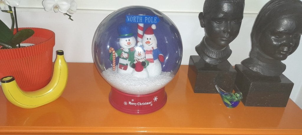 Kerstmis bol met sneeuw en muziek North Pole, Ophalen of Verzenden, Zo goed als nieuw