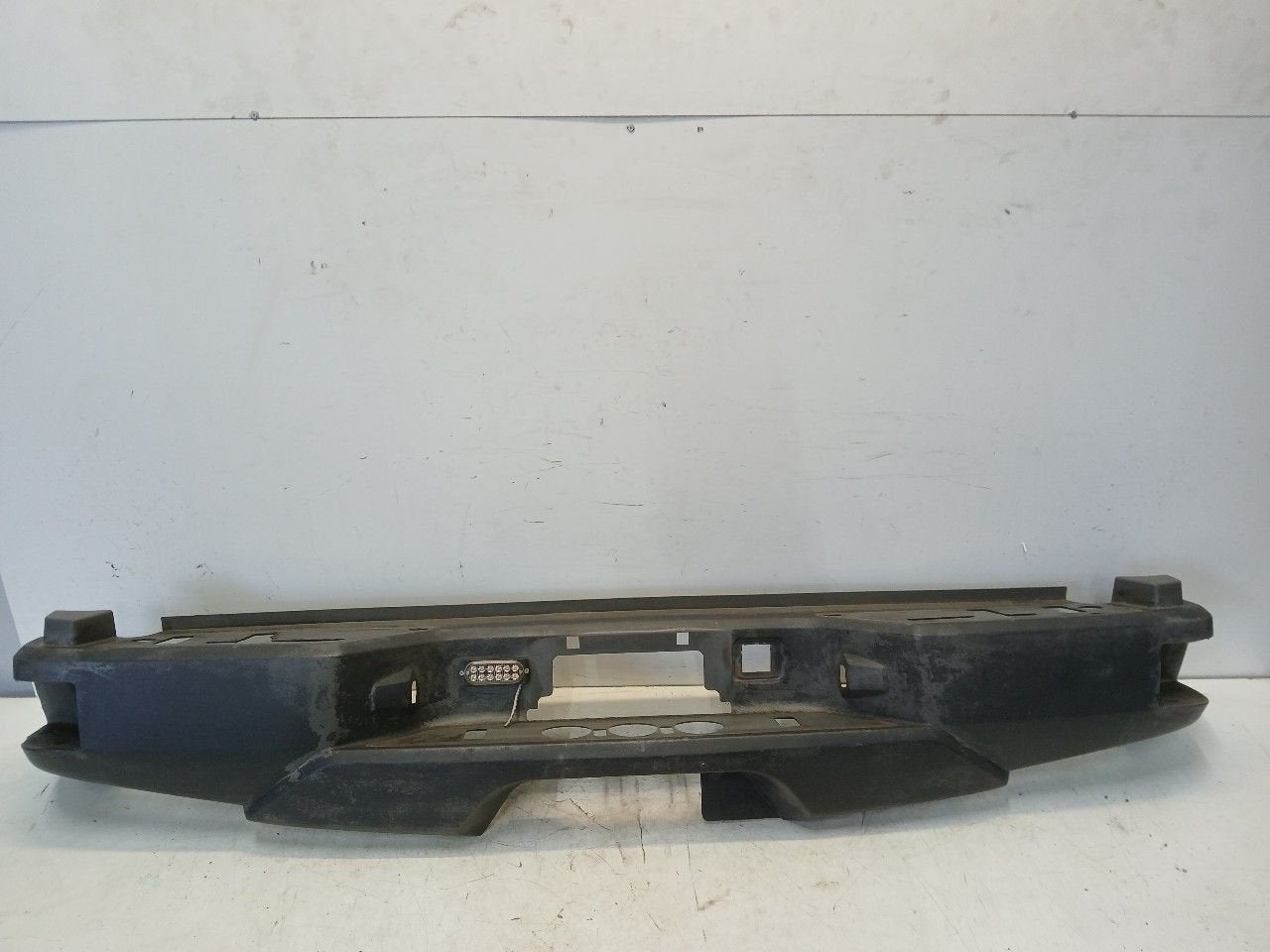 Bumper achter Chevrolet Avalanche, Onderdelen@venauto.nl, Van der Ven Autorecycling B.V., Arrière, Ettenseweg 76, 4706 PB Roosendaal, The Netherlands
