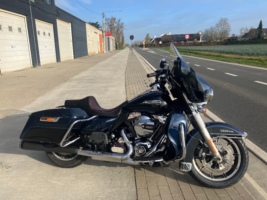 Harley Davidson electra glide ultra 2013 met achteruit, Motoren, 2 cilinders, 1690 cc, Motorrijbewijs A, Bedrijf